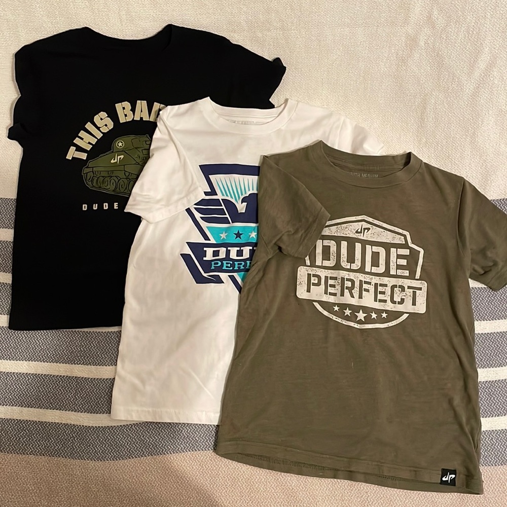 3 Dude Perfect t-shirts youth M